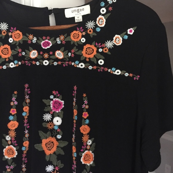 Umgee M Floral Embroidered ss black dress - Picture 3 of 3